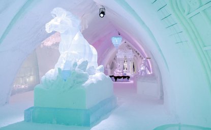 هتل یخی کانادا که معروف به Ice Hotel میباشد در 5 کیلومتری Quebec