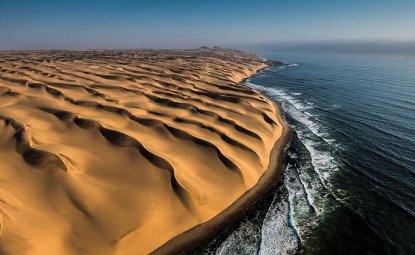 برخورد صحرا و دریا در نامبیا
