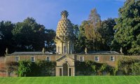 Strange Places To Stay In The Uk 1 8 The Pineapple