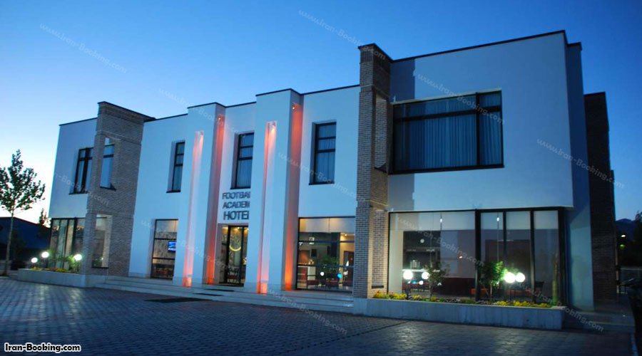 هتل آکادمی فوتبال تهران در شب