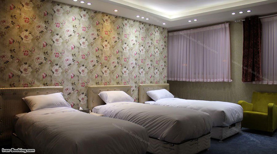 اتاق سه تخته هتل علمدار بافق یزد