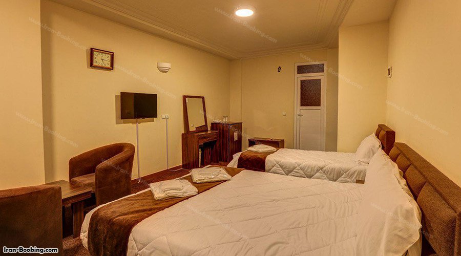 اتاق سه تخته هتل الوند 1 قشم