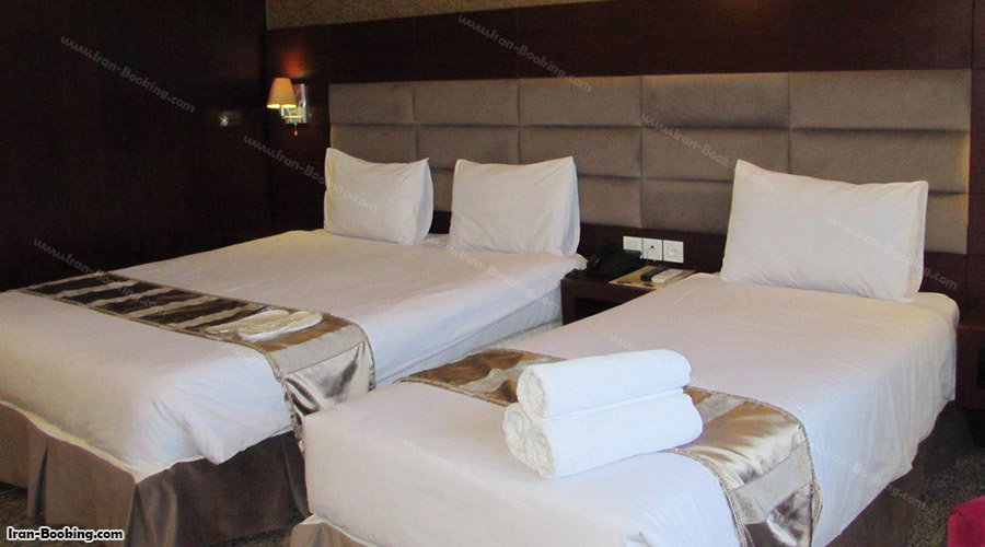 اتاق سه تخته هتل آرامیس کیش