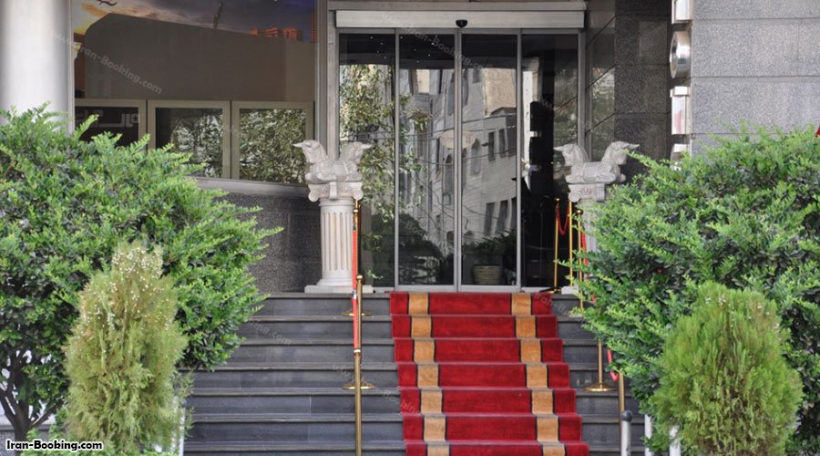 ورودی هتل آساره تهران