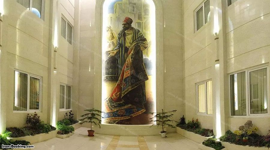 محوطه هتل آزادی تبریز