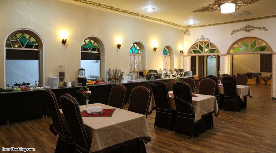 رستوران هتل پارسیان یزد