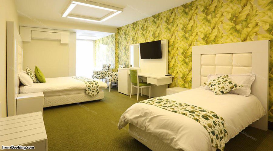 اتاق سه تخته هتل بلوط تهران