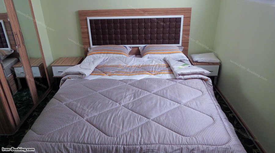 تخت اتاق هتل بهبود تبریز