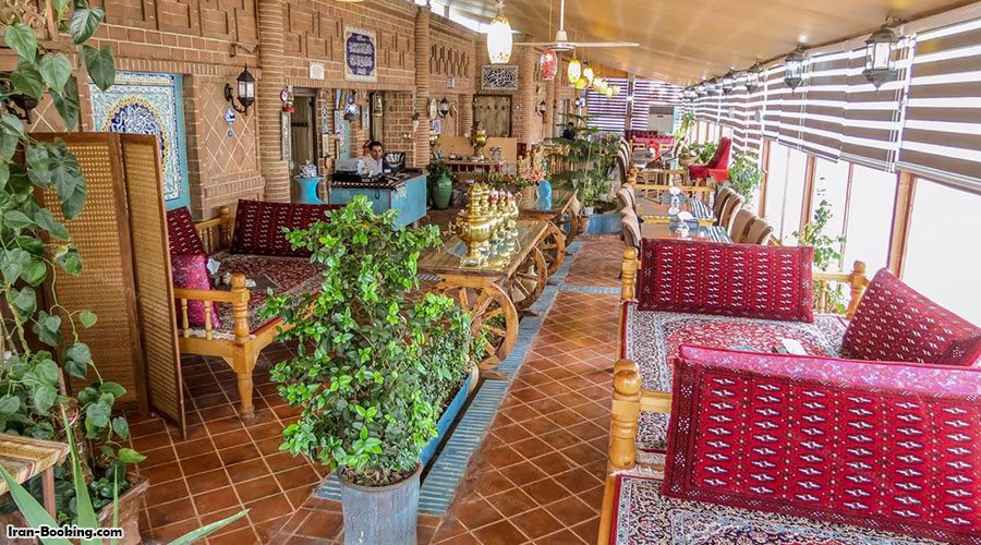 کافه سنتی هتل بلور تهران