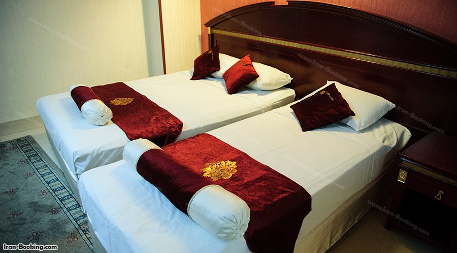 اتاق سه تخته هتل آپارتمان بشری مشهد