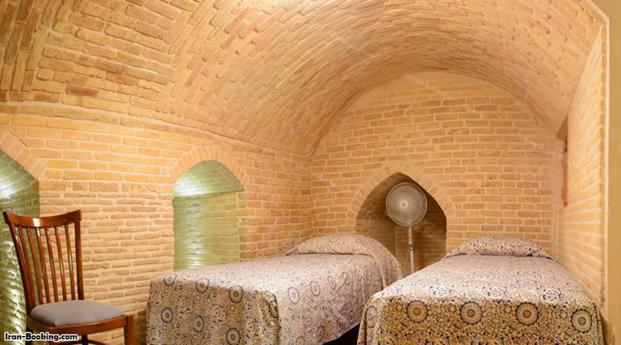 اتاق اقامتگاه سنتی سرای درب باغ کاشان