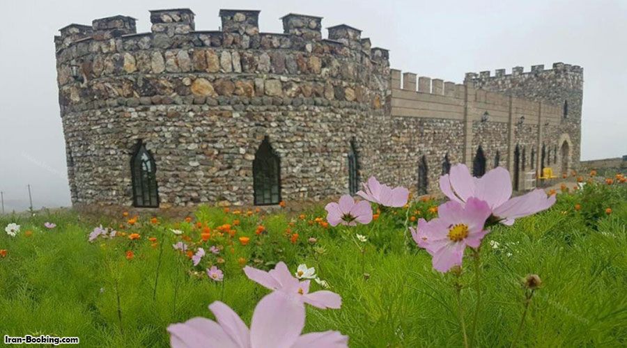 محوطه اقامتگاه بومگردی دورنا مشگین شهر