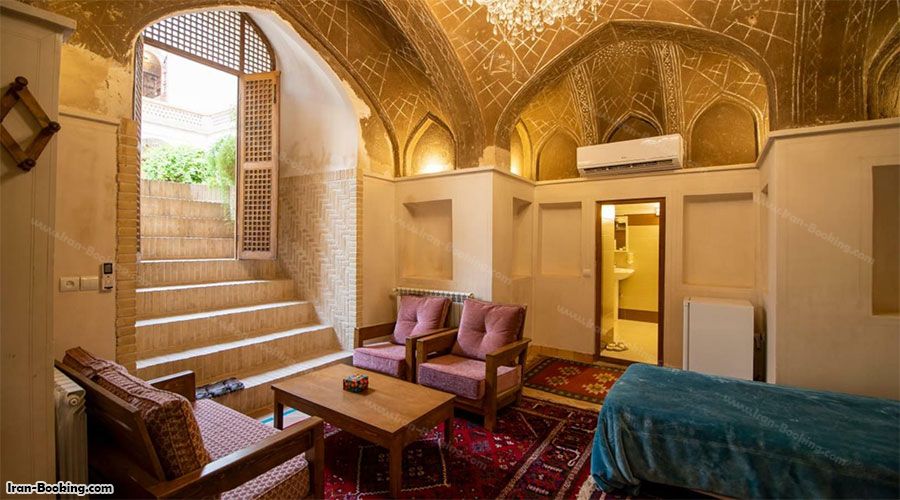 لابی خانه تاریخی احسان کاشان