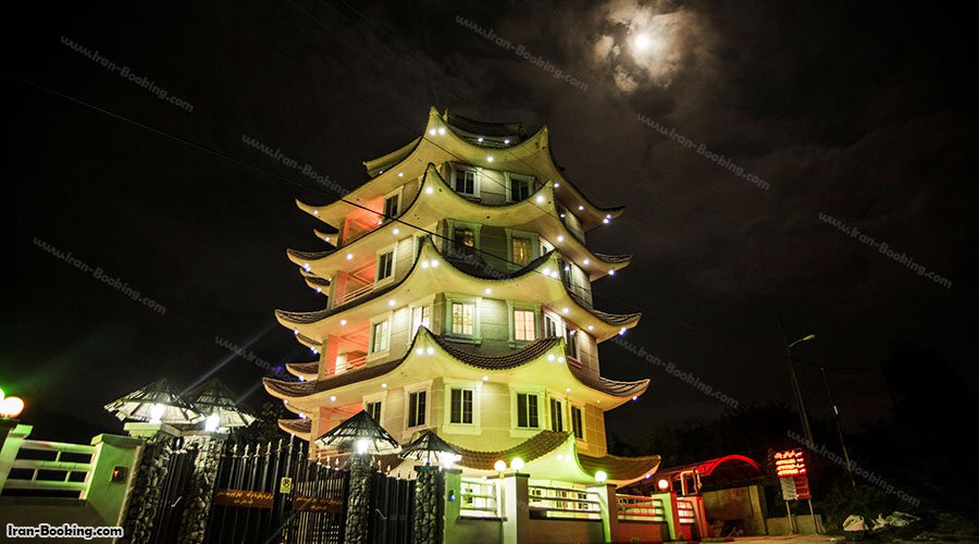 هتل امپراطور چلک لاهیجان در شب