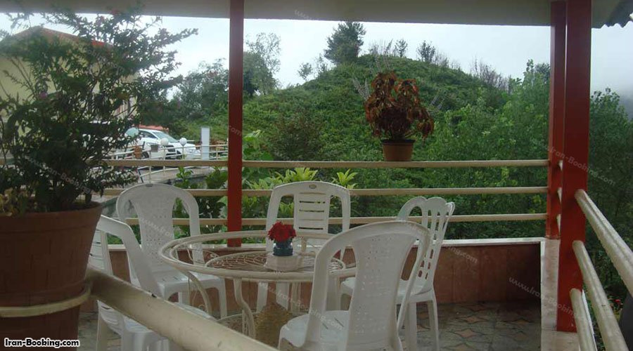 نمای محوطه هتل امپراطور چلک لاهیجان