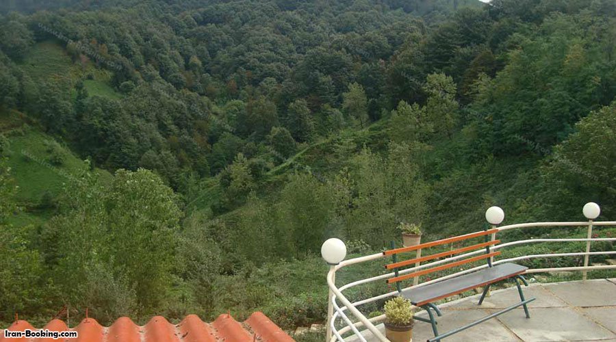 فضای سبز هتل امپراطور چلک لاهیجان