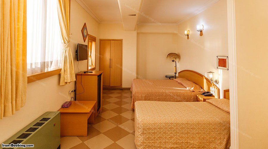 اتاق سه تخته هتل ارم شیراز