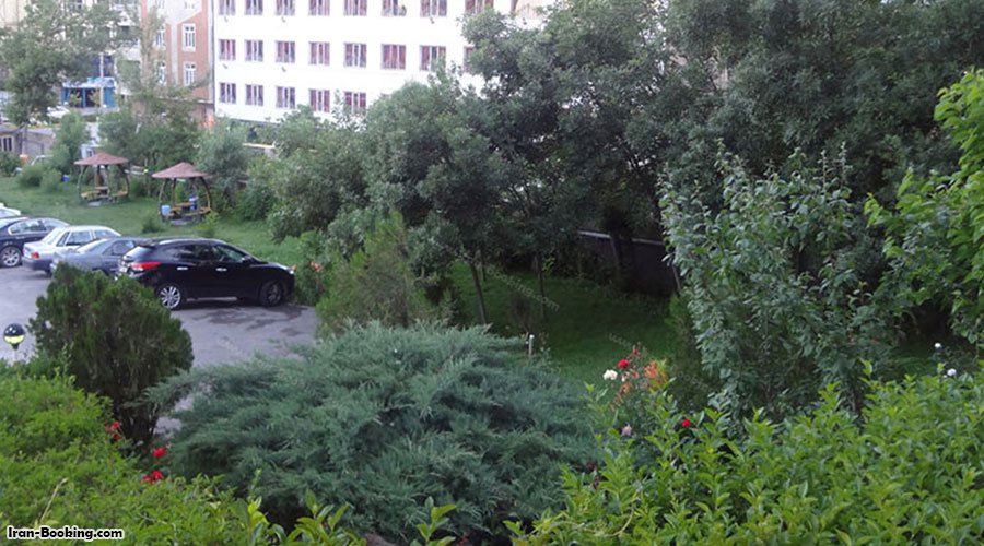 محوطه هتل ارشاد سرعین