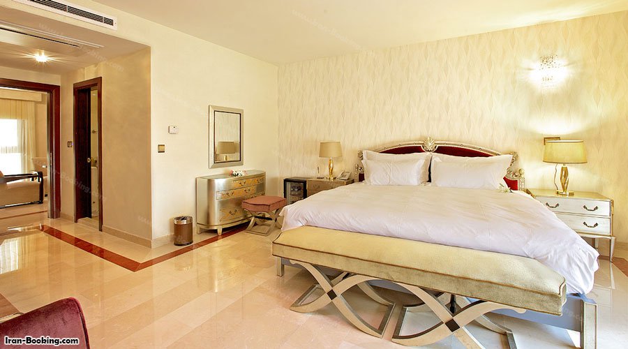سوئیت لاکچری هتل اسپیناس تهران