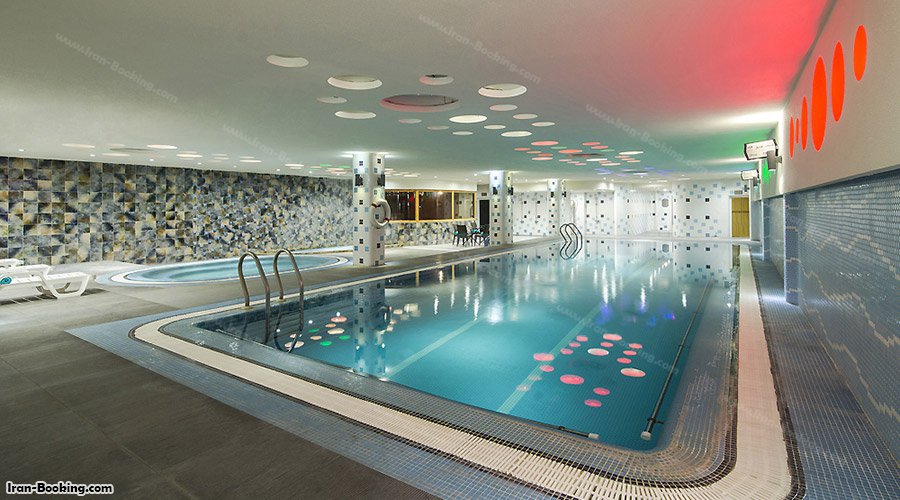 استخر هتل اسپیناس تهران