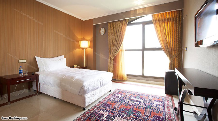 اتاق یکتخته هتل اسپیناس تهران