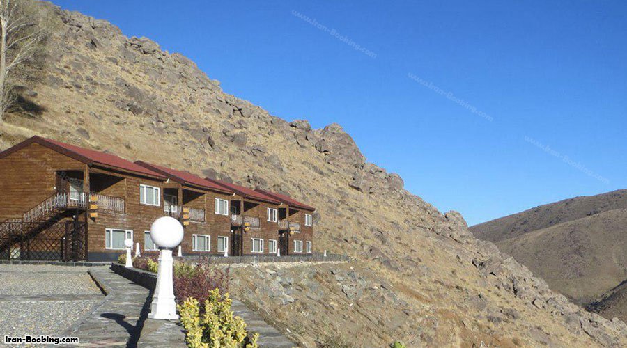 محوطه هتل گنجنامه همدان