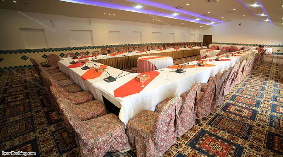 سالن کنفرانس هتل باغ مشیر الممالک یزد
