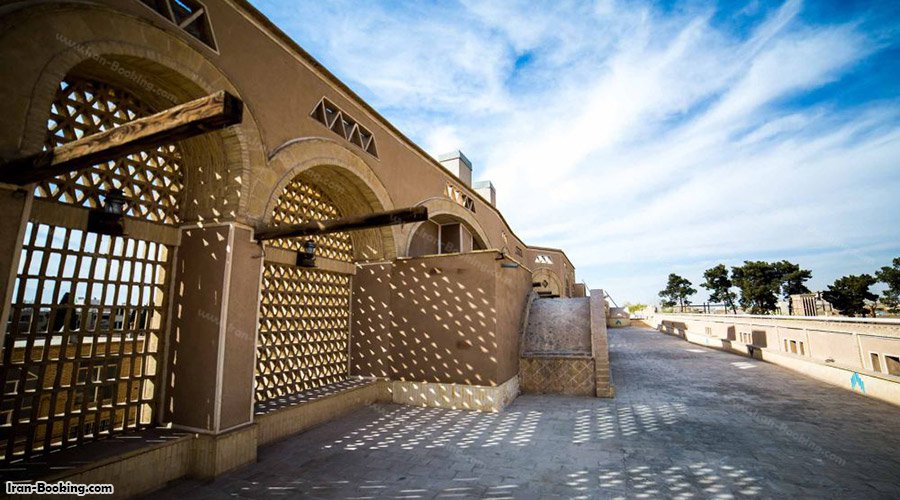 سقف هتل باغ مشیر الممالک یزد