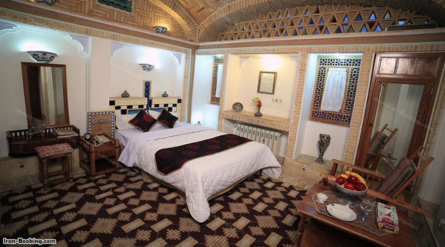 اتاق دوتخته هتل باغ مشیر الممالک یزد
