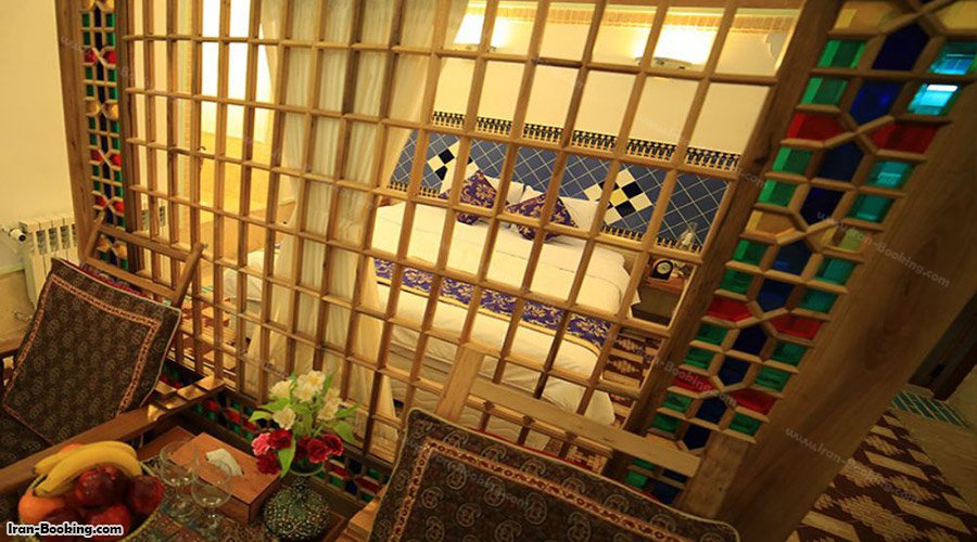 عکس اتاق هتل باغ مشیر الممالک یزد