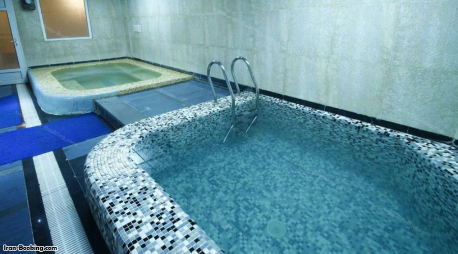 عکس استخر هتل گسترش تبریز