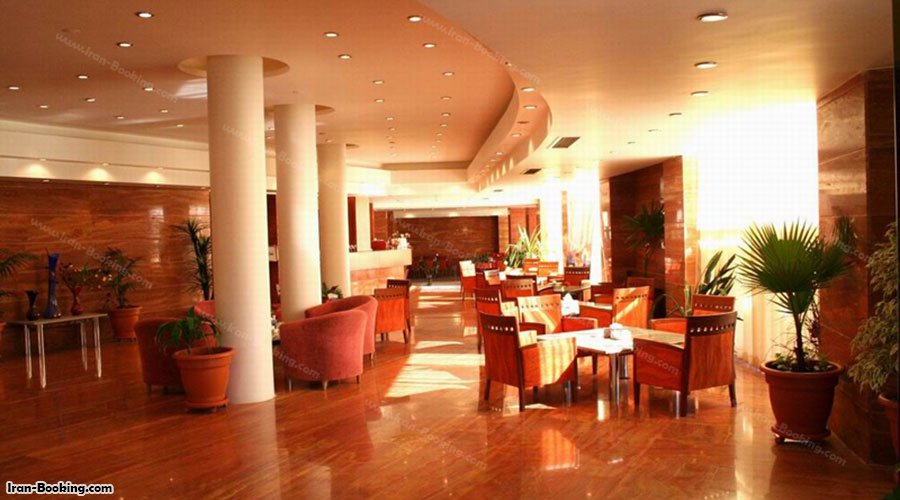 کافی شاپ لابی هتل بزرگ زنجان