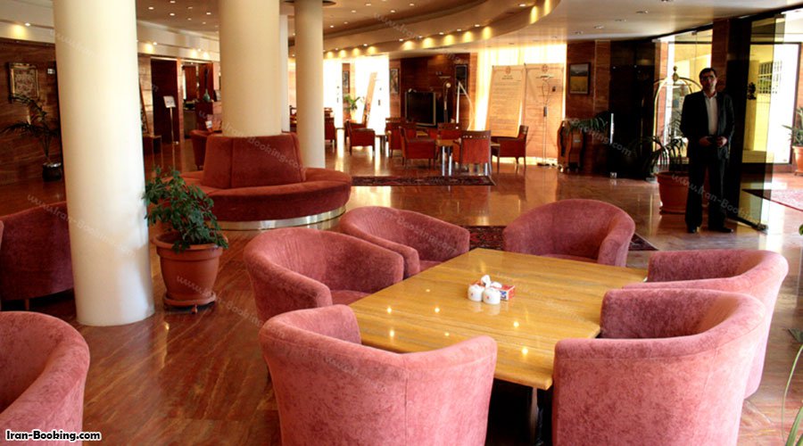 عکس لابی هتل بزرگ زنجان