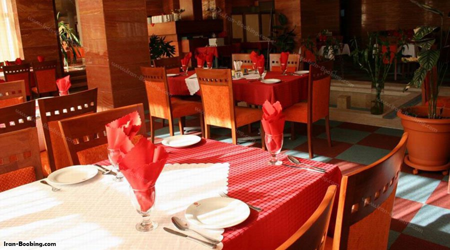عکس رستوران هتل بزرگ زنجان
