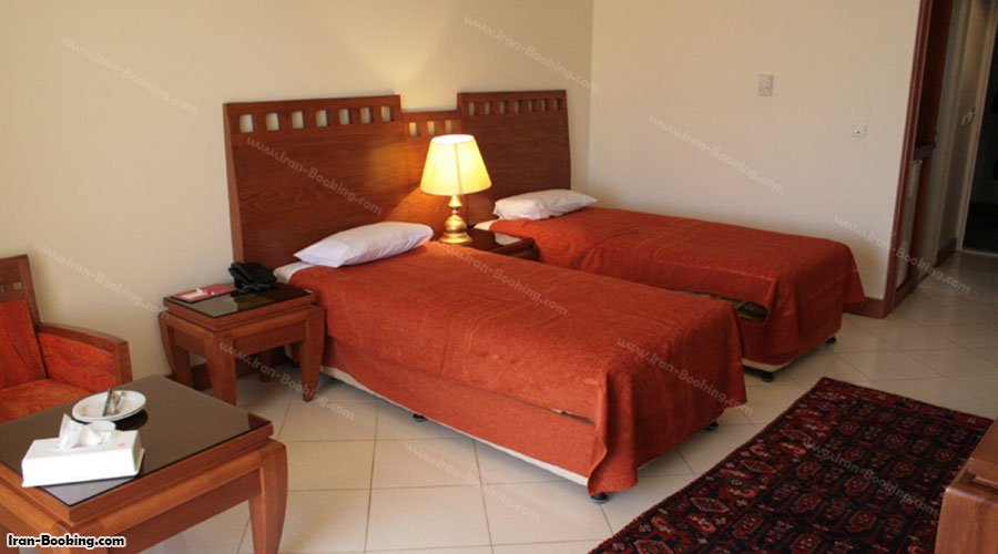 عکس اتاق هتل بزرگ زنجان