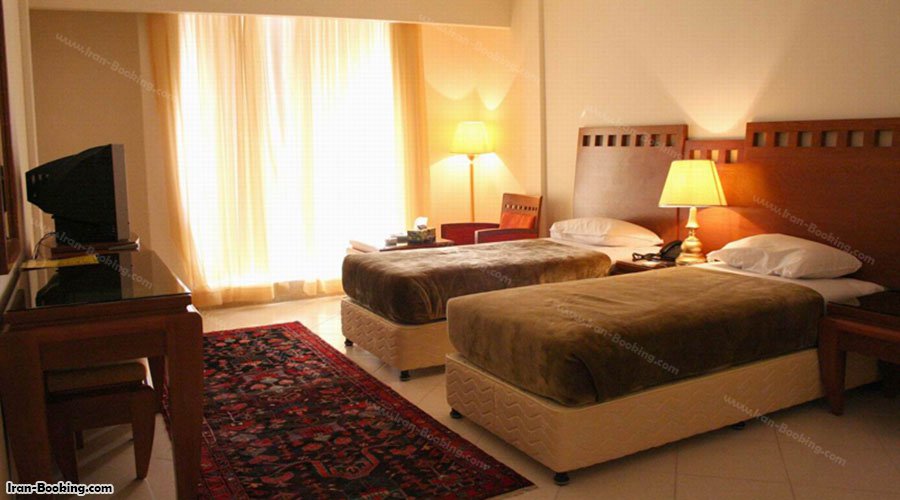اتاق توئین هتل بزرگ زنجان