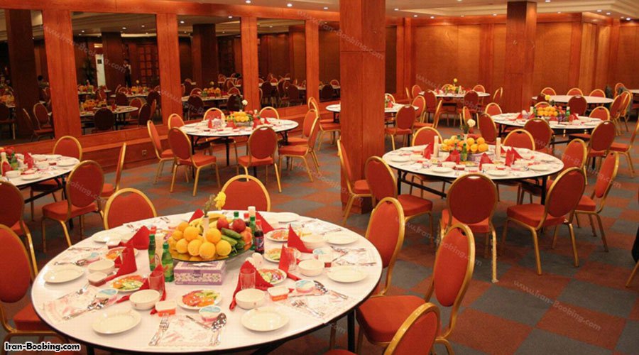 تالار هتل بزرگ زنجان