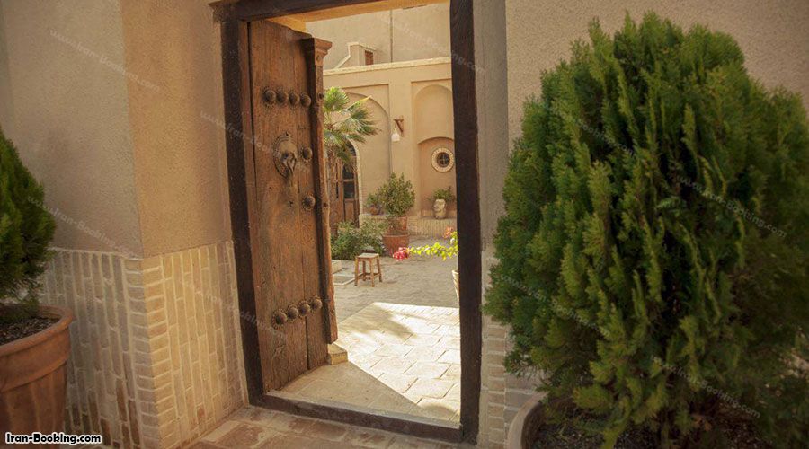 ورودی هتل هومان یزد