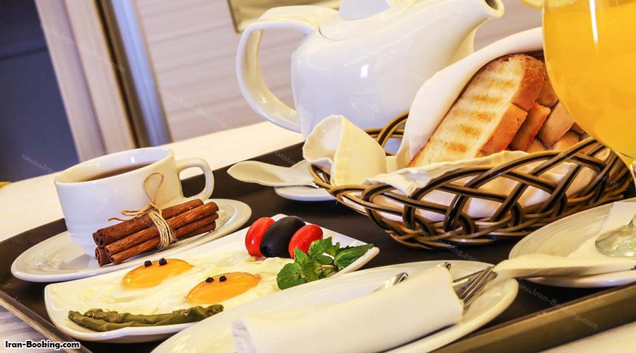 میز رستوران هتل هویزه تهران