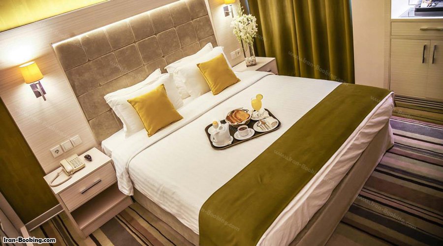 داخل اتاق هتل هویزه تهران