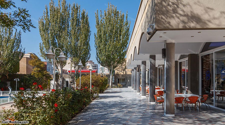 محوطه هتل بین المللی تبریز