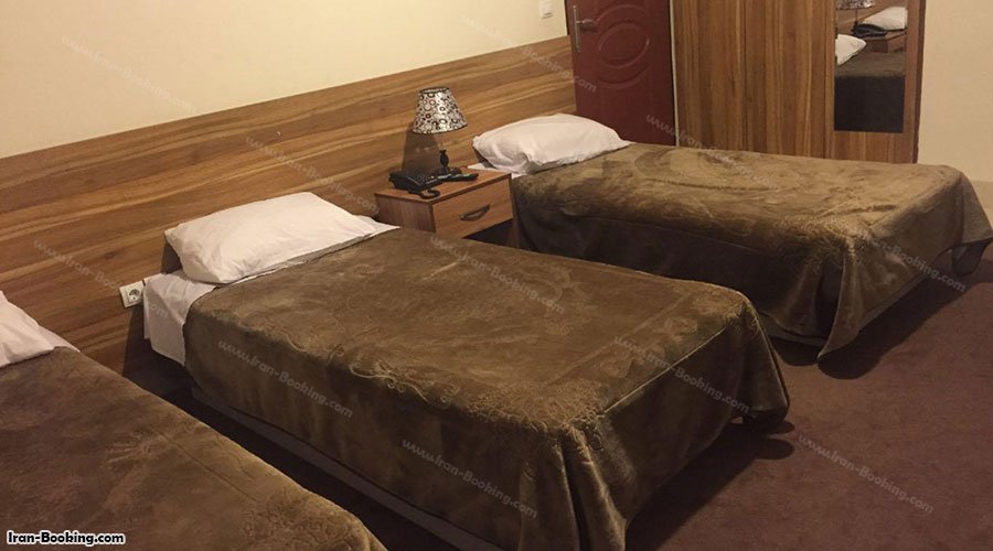 اتاق سه تخته هتل ایران پارک ارومیه