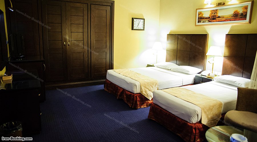 اتاق سه تخته هتل جواد مشهد