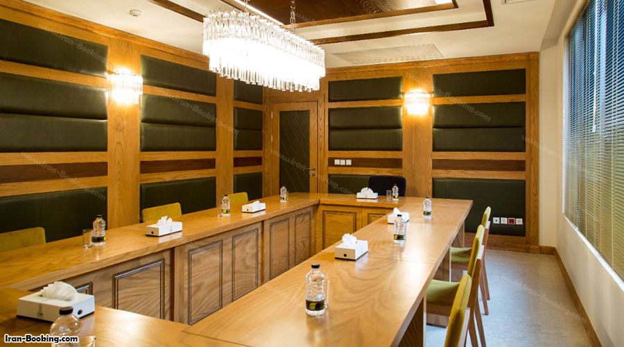اتاق کنفرانس هتل جوار الملک مشهد