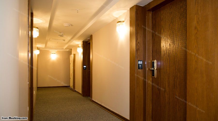 راهرو هتل جوار الملک مشهد