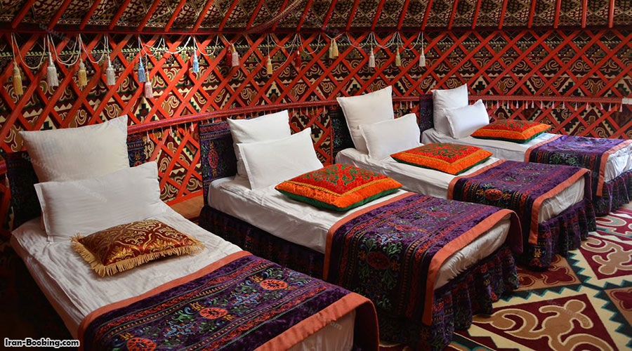 اتاق چهارتخته هتل کپری پارسیان قلعه گنج کرمان