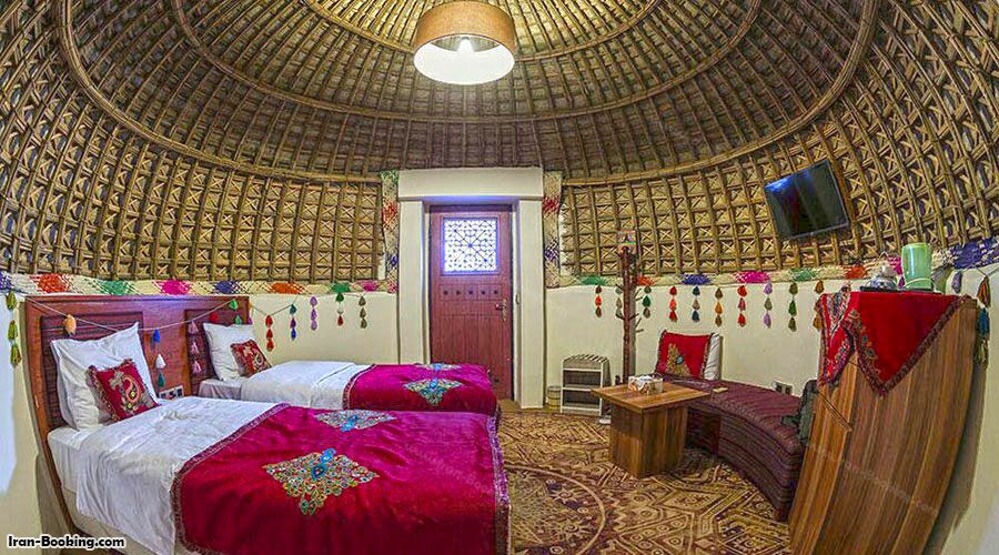اتاق هتل کپری قلعه گنج کرمان