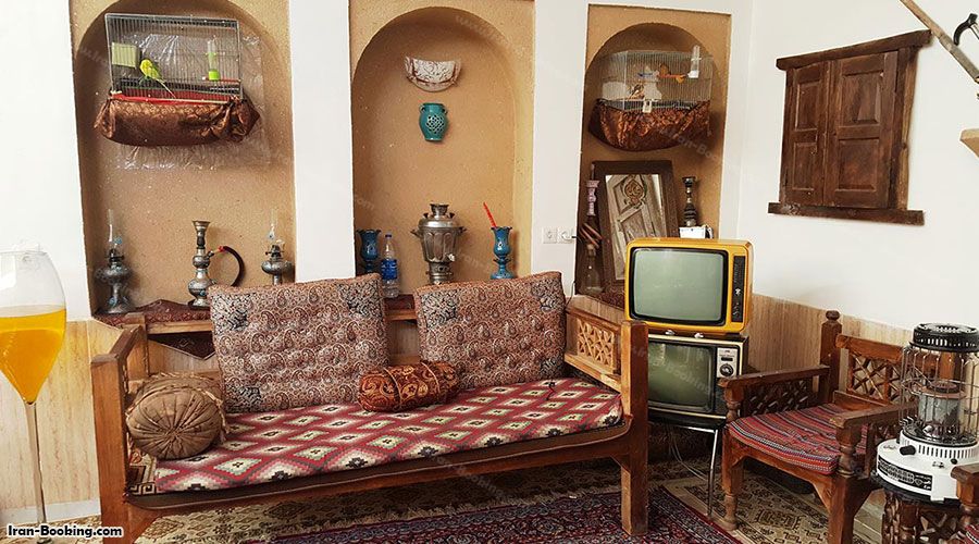 فضای داخلی اقامتگاه سنتی خشت آباد یزد