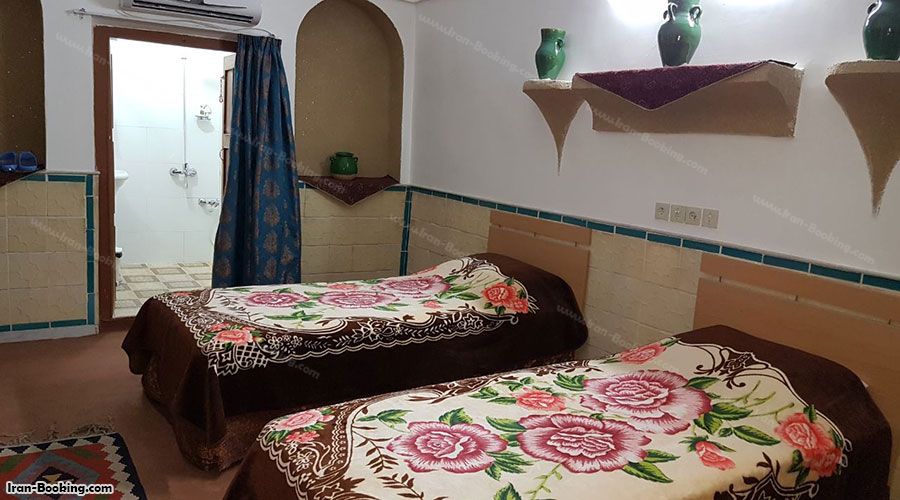 اتاق اقامتگاه بومگردی خشت آباد یزد