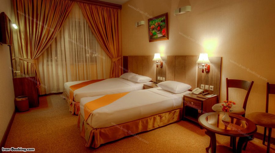 اتاق سه تخته هتل کیانا مشهد